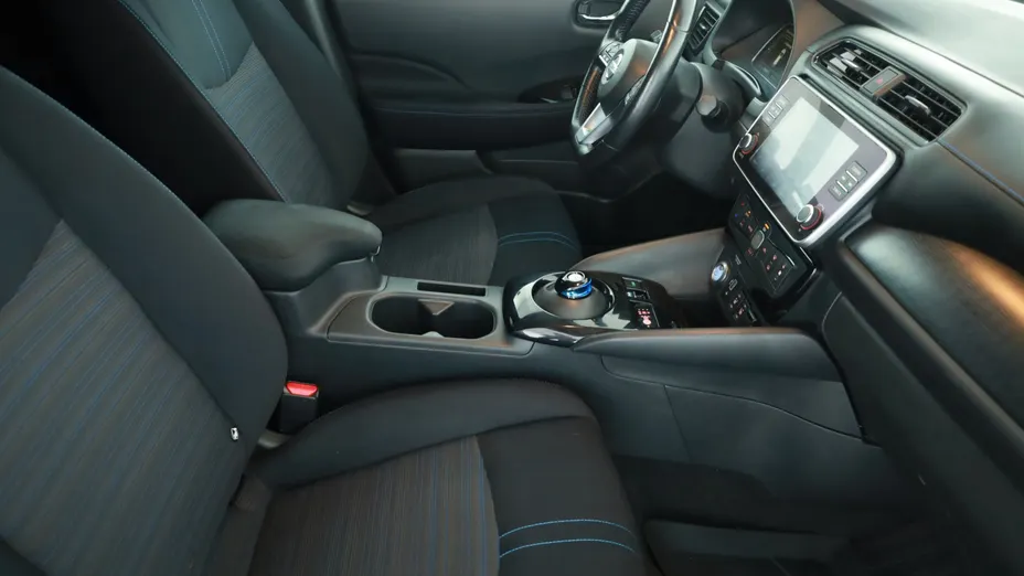 Nissan Leaf -