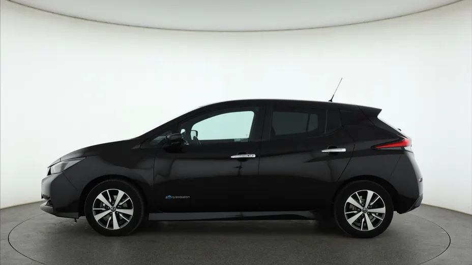 Nissan Leaf -