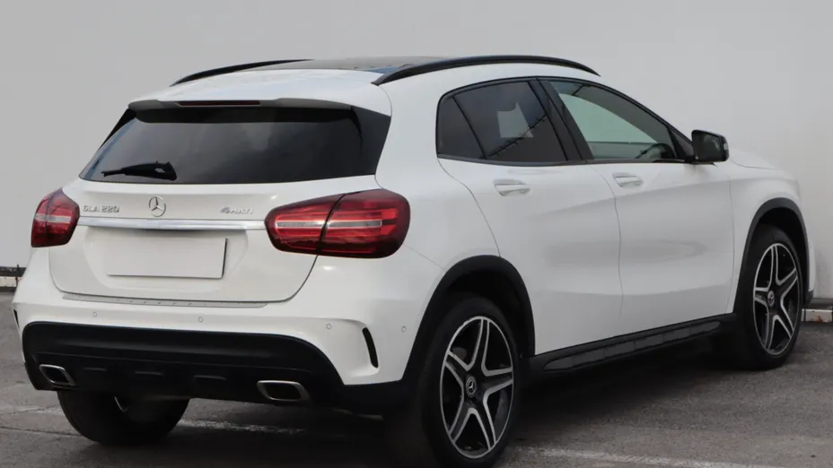 Mercedes GLA -