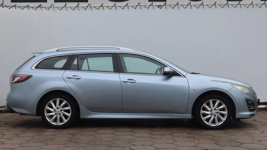 Mazda 6 -