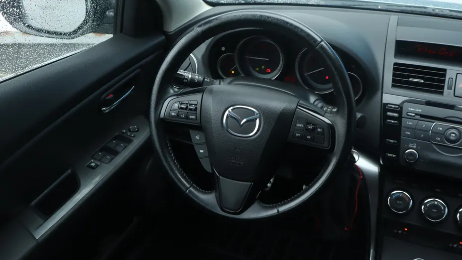 Mazda 6 -