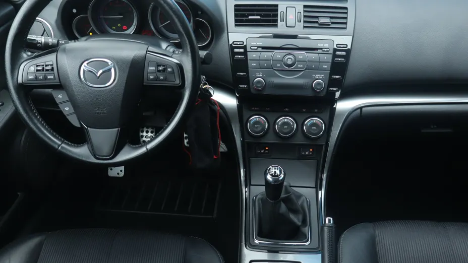 Mazda 6 -