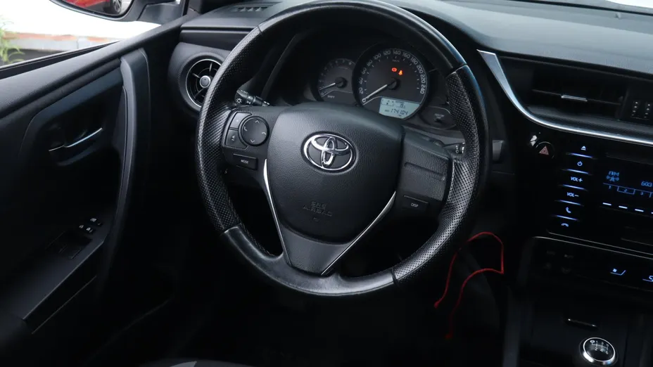 Toyota Auris -
