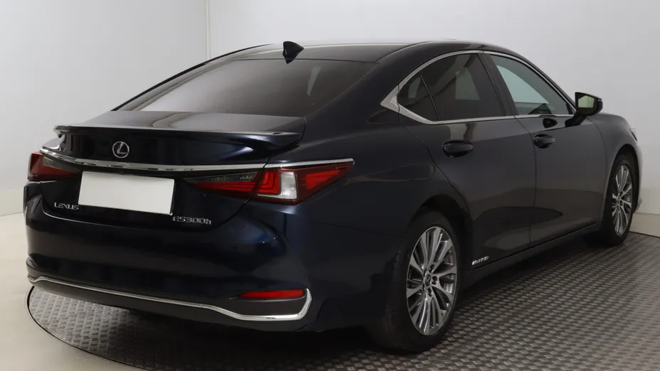 Lexus ES -