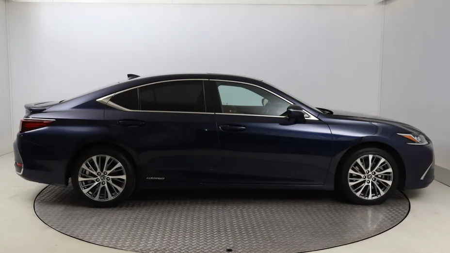 Lexus ES -