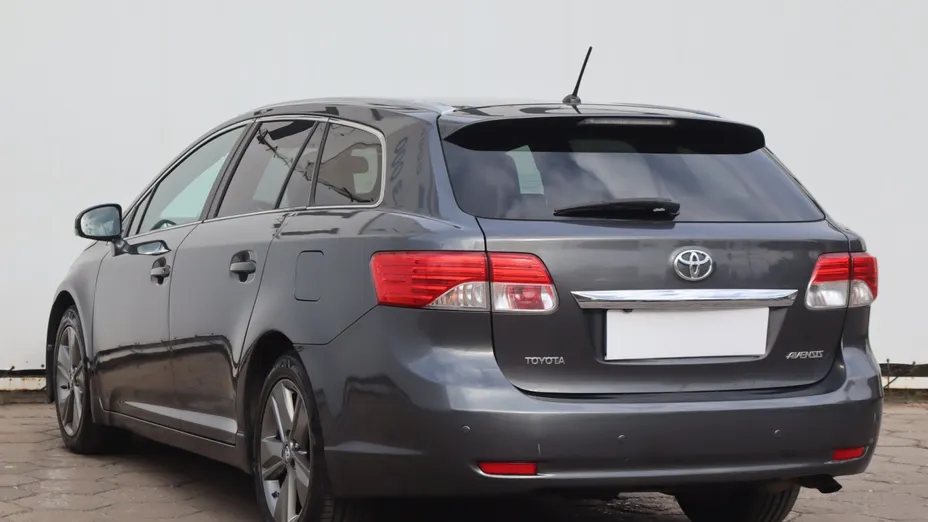 Toyota Avensis -