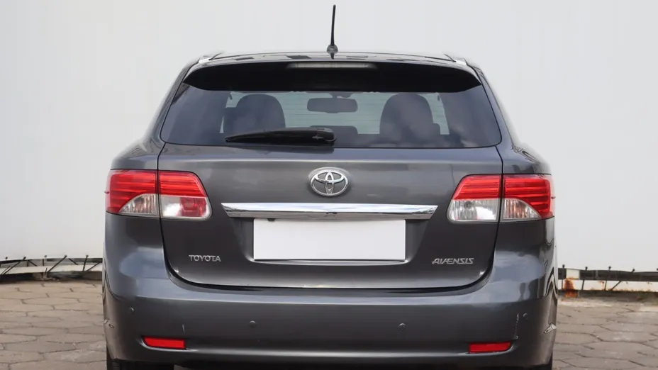 Toyota Avensis -
