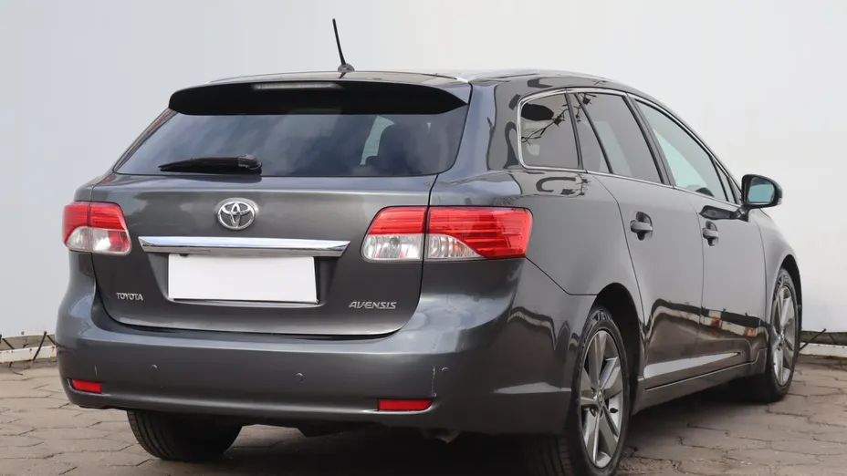 Toyota Avensis -