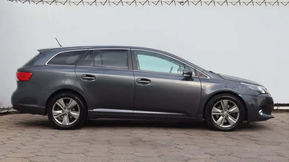 Toyota Avensis -