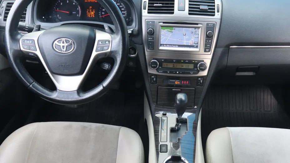 Toyota Avensis -