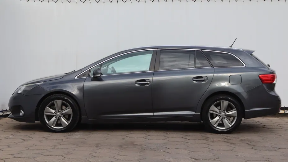 Toyota Avensis -
