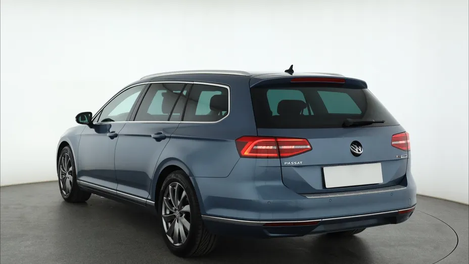 VW Passat -