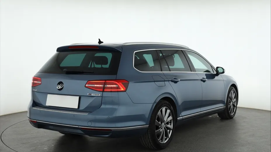 VW Passat -