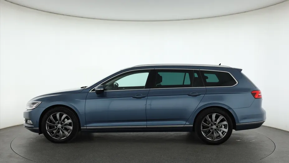 VW Passat -
