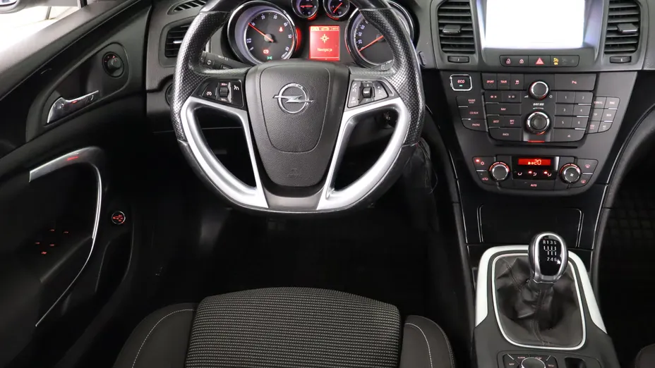 Opel Insignia -