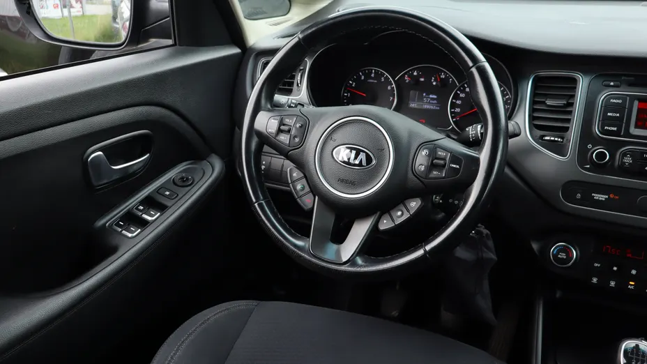 Kia Carens -