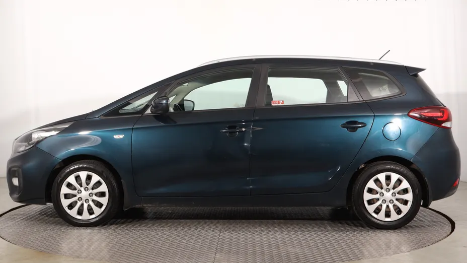 Kia Carens -