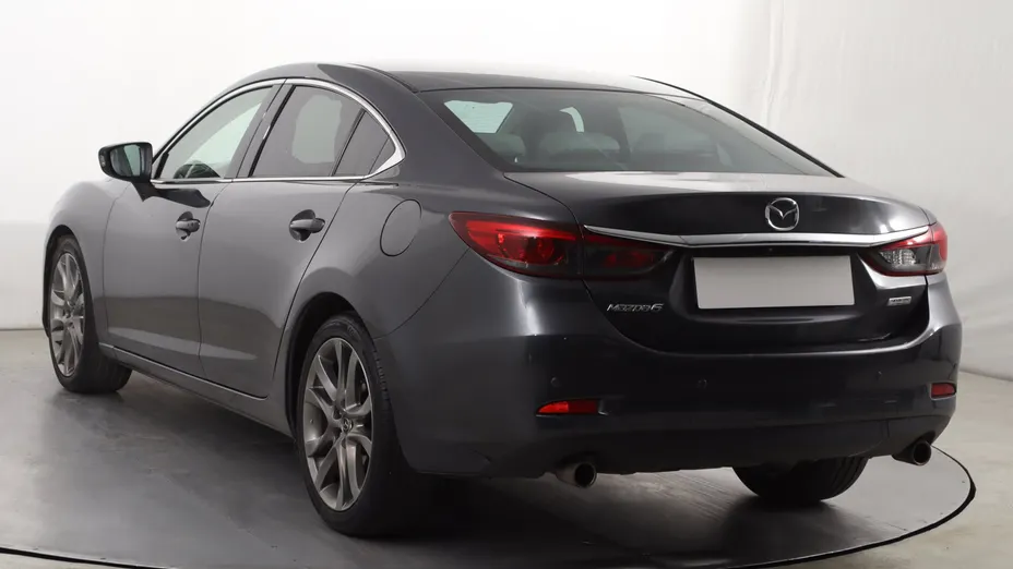 Mazda 6 -