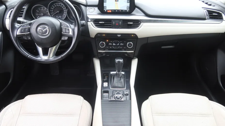 Mazda 6 -