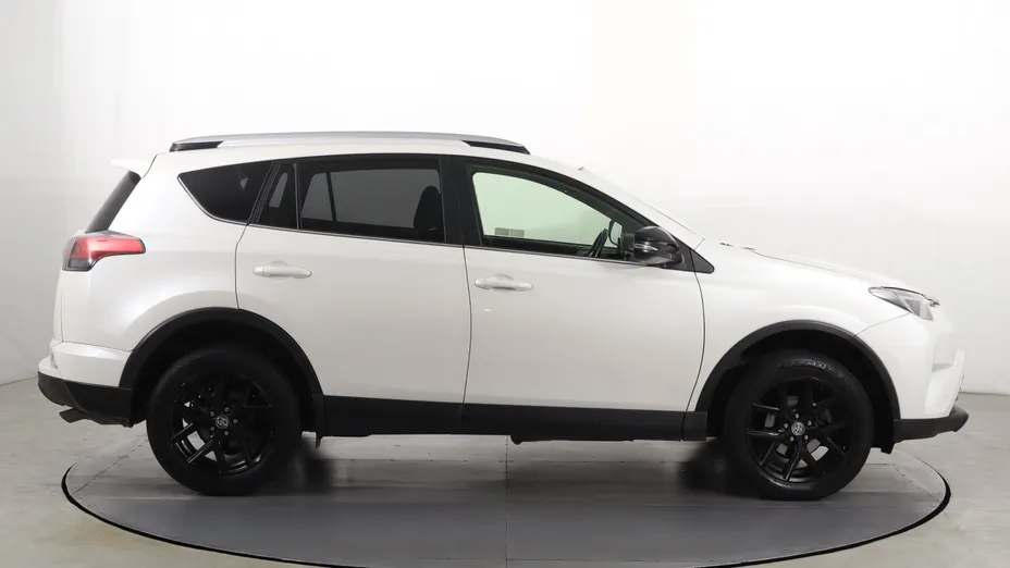 Toyota RAV4 -