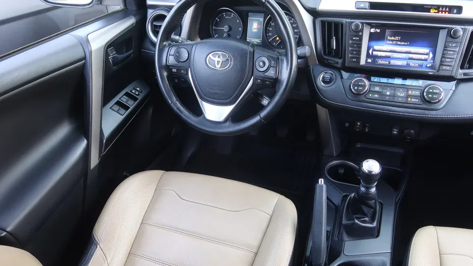 Toyota RAV4 -