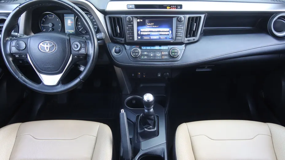 Toyota RAV4 -