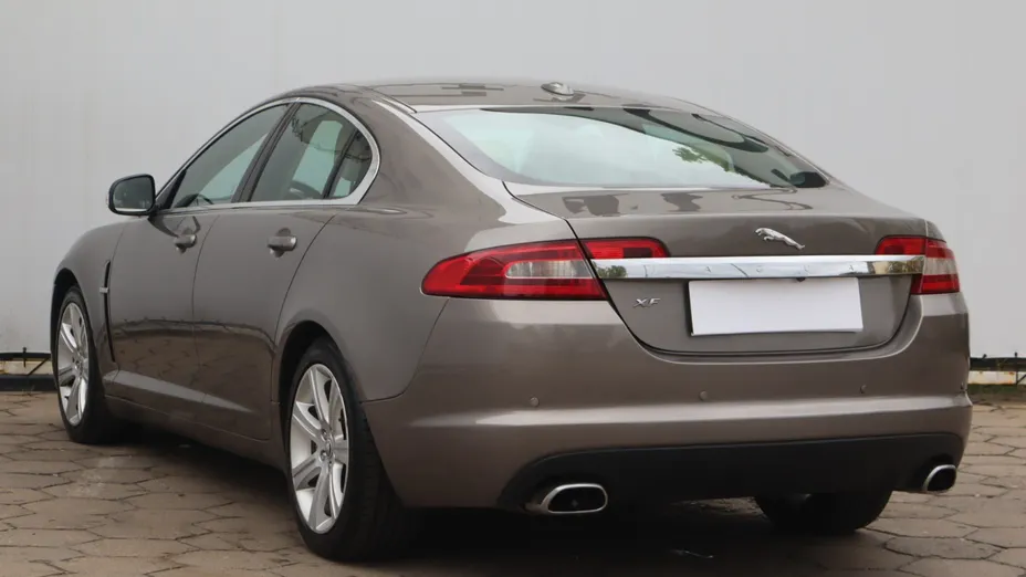 Jaguar XF -