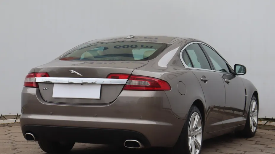 Jaguar XF -