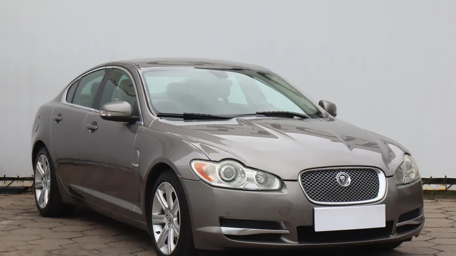 Jaguar XF -