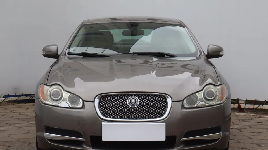 Jaguar XF -