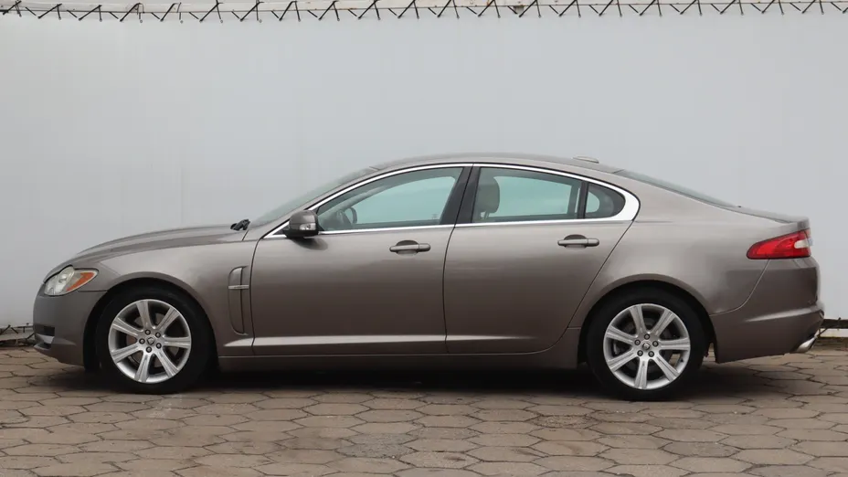 Jaguar XF -