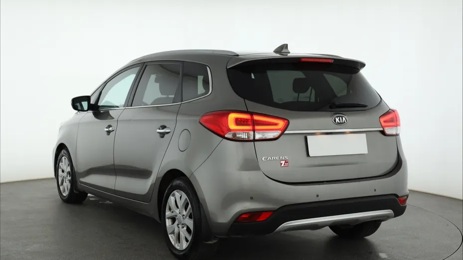 Kia Carens -