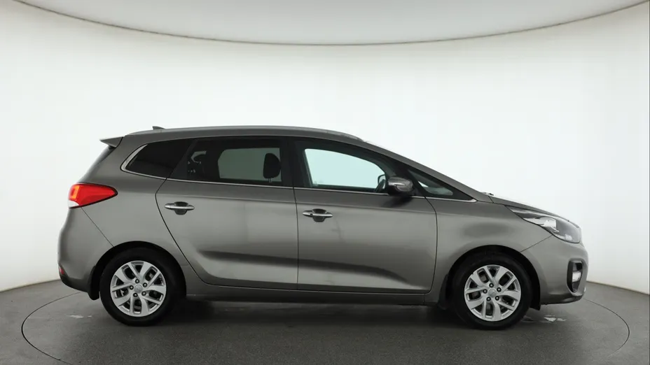 Kia Carens -
