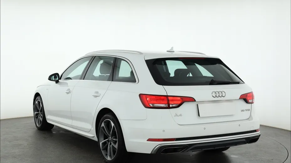 Audi A4 -