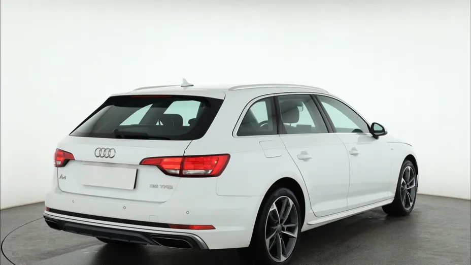 Audi A4 -