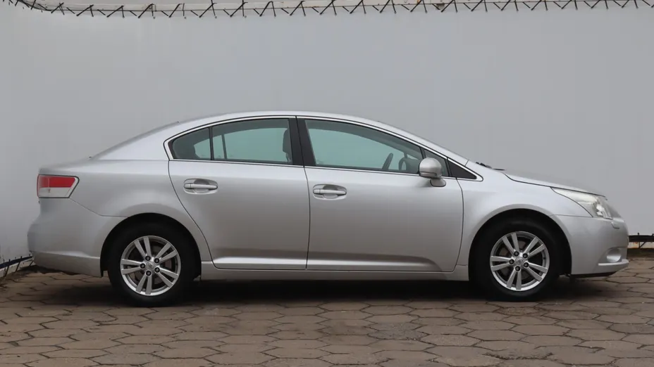 Toyota Avensis -