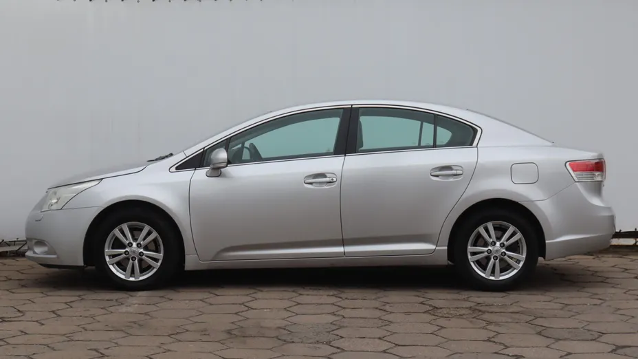 Toyota Avensis -