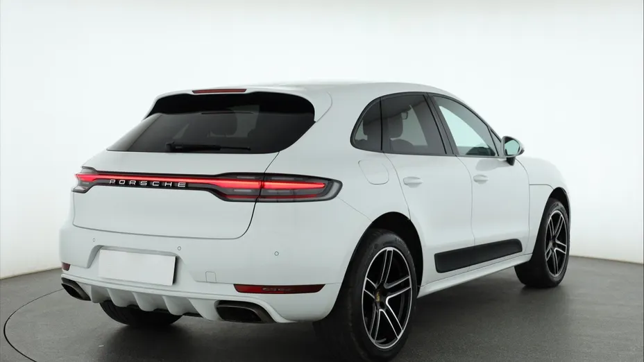 Porsche Macan -