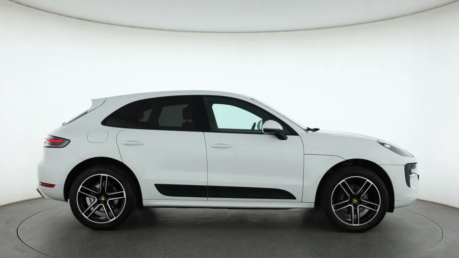 Porsche Macan -