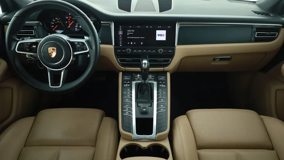 Porsche Macan -