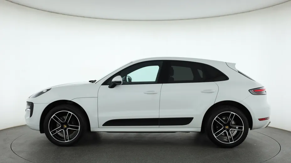 Porsche Macan -