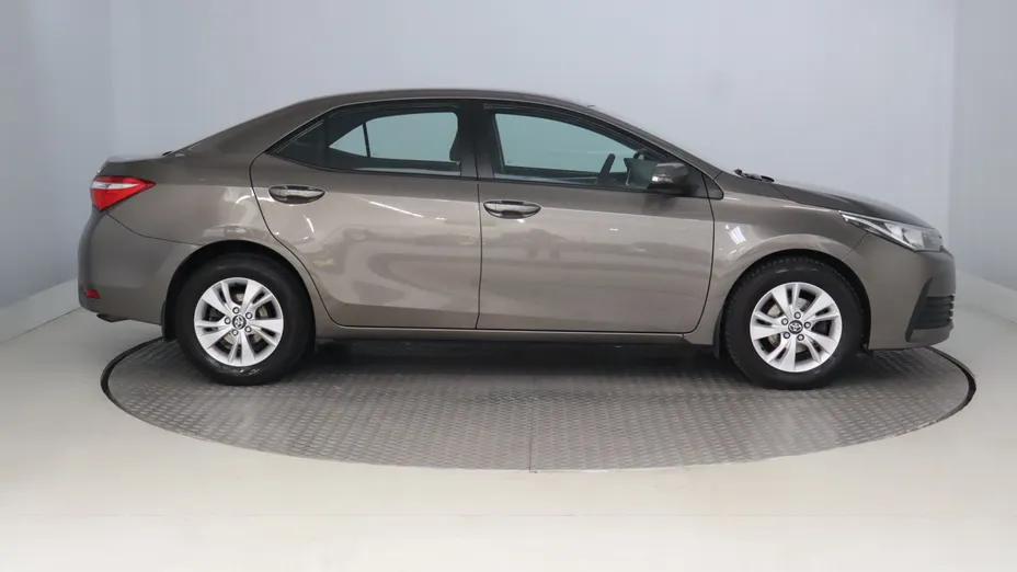 Toyota Corolla -
