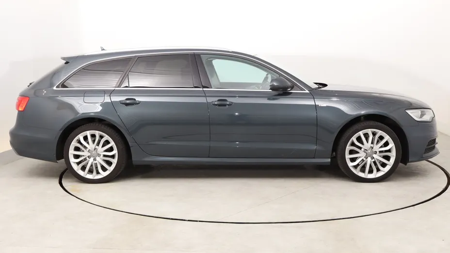 Audi A6 -
