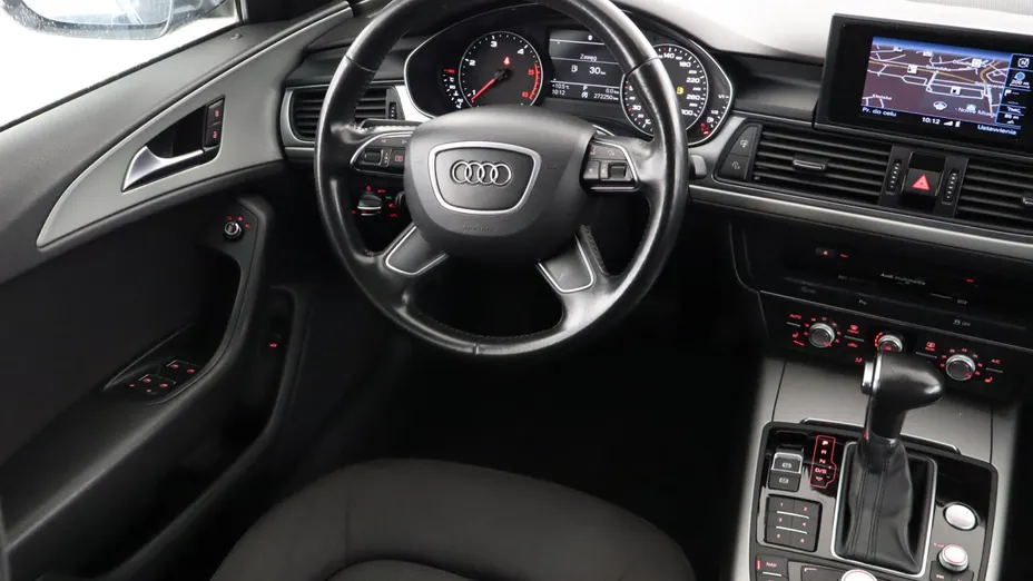 Audi A6 -