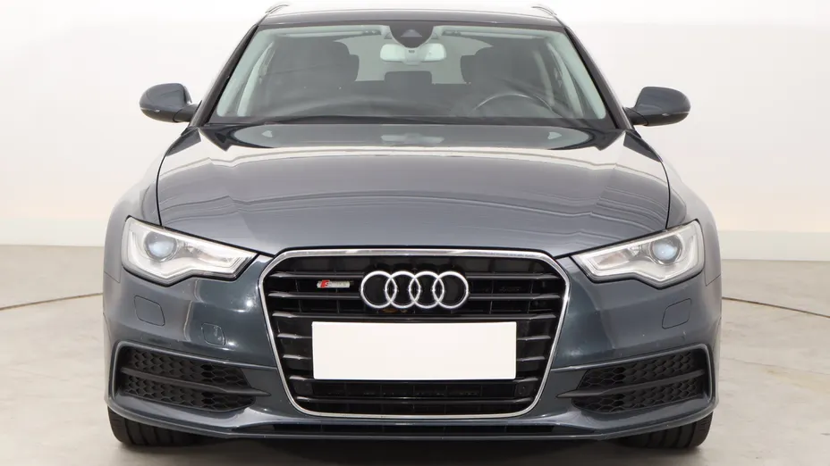 Audi A6 -