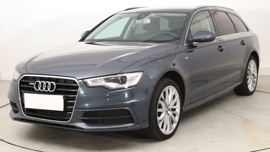 Audi A6 -