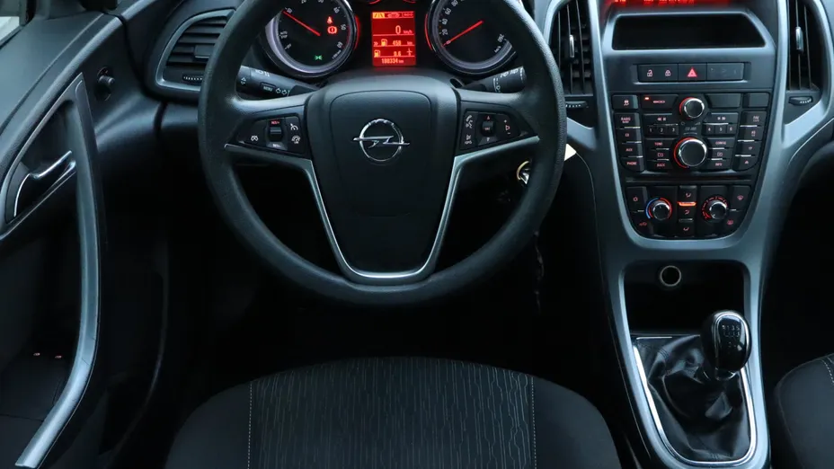 Opel Astra -
