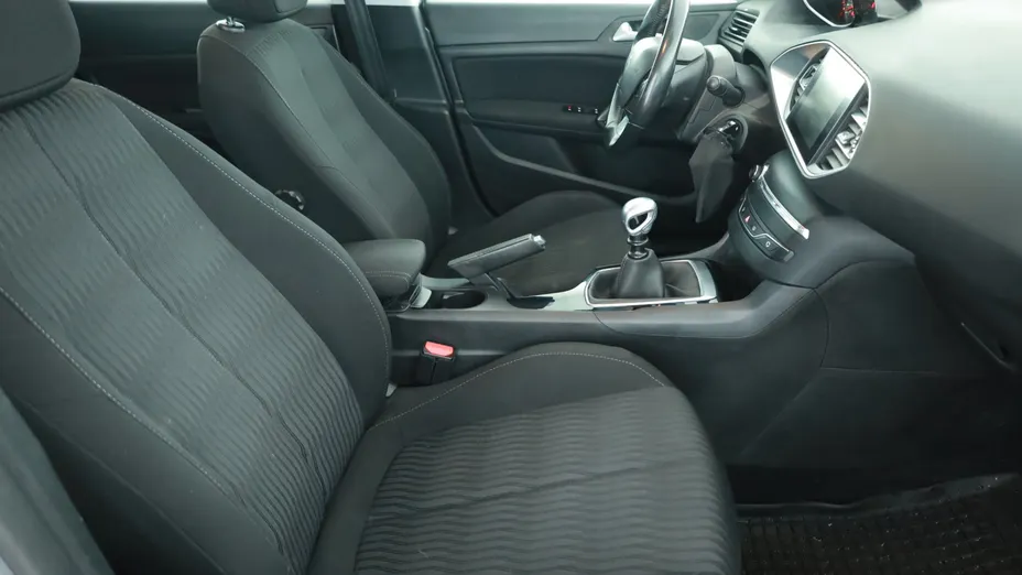 Peugeot 308 -