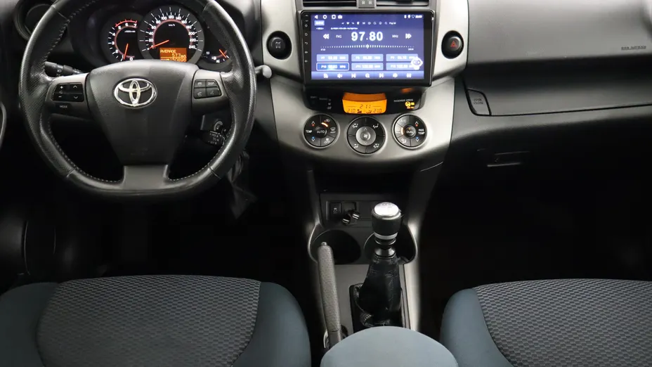 Toyota RAV4 -
