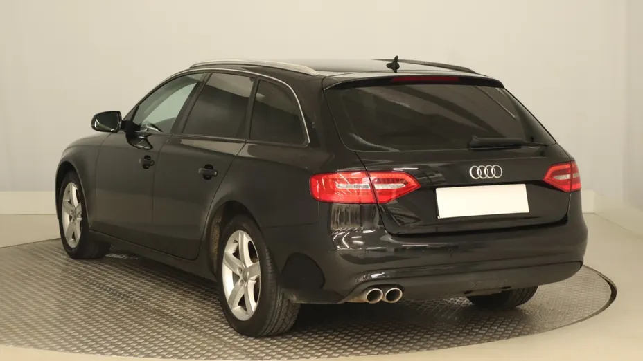 Audi A4 -